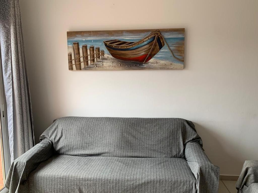 Comfortable 2 Bedroom Apartment In Popular Limnaria Gardens 파포스 외부 사진